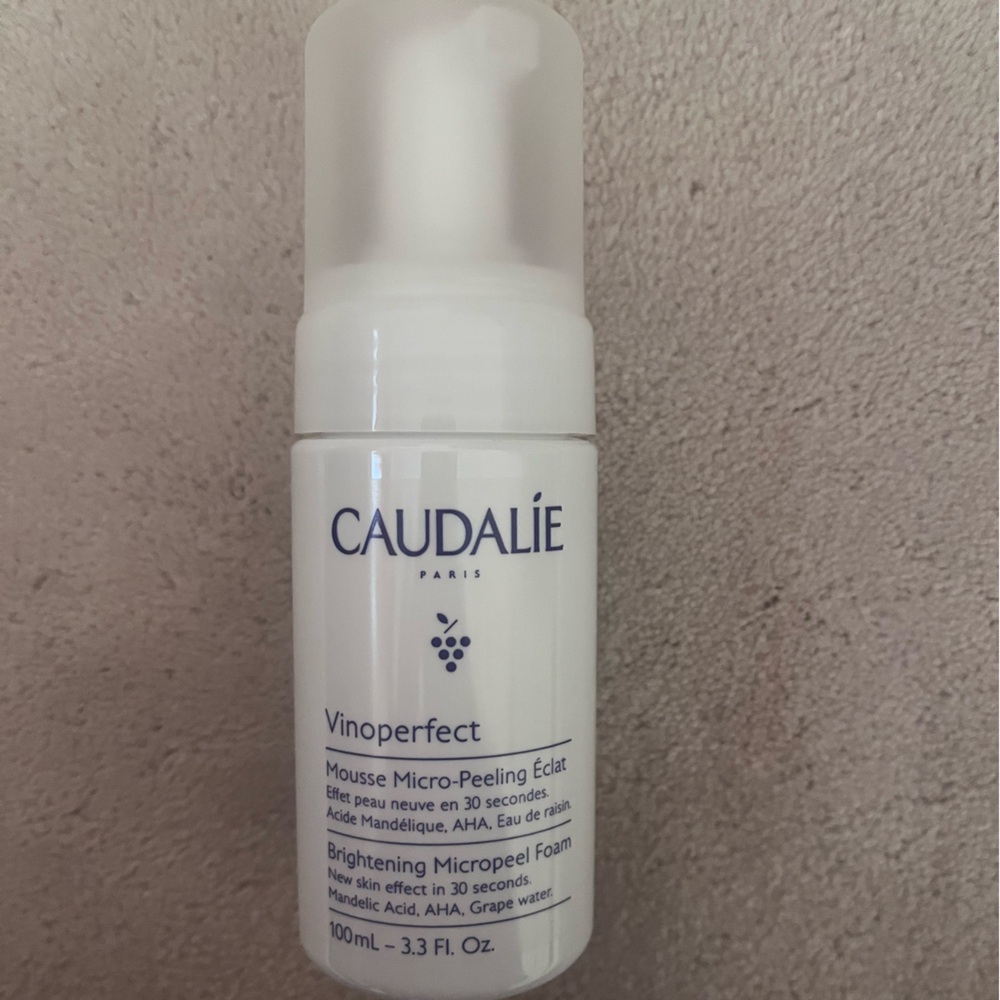 Caudalie Vinoperfect Exfoliating Foam
Brand New
100 ml / 3.3 fl oz